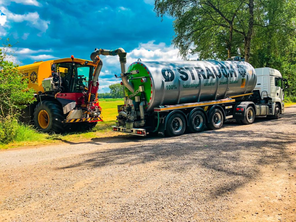 Vredo 3936 mit MAN Sattelzug und Kotte Gülleauflieger, 30.000l